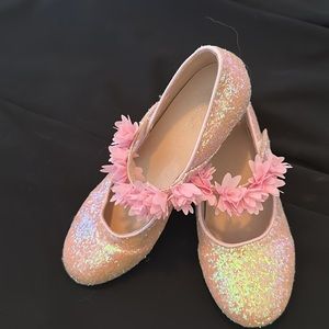Sparkly pink princess shoe from Chasing Fireflies.